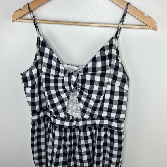 AMERICAN EAGLE Gingham Check Cutout Smocked Black & White Romper - Picture 2 of 6